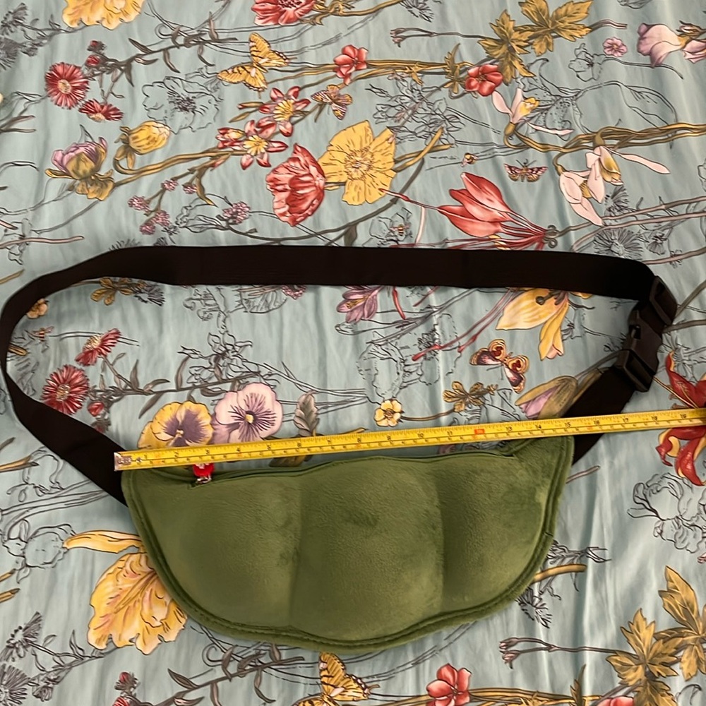 Pea pod cross body sling bag